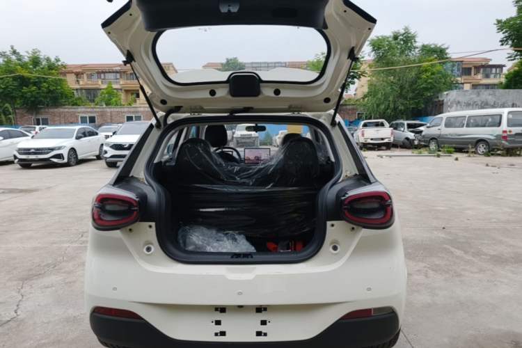 Used Dongfeng NAMMI 01 2026 Model Beloved Edition 330 Pro Trunk