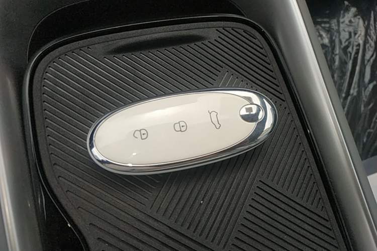 Used Dongfeng NAMMI 01 2026 Model Originality Edition 330Air Vehicle Key