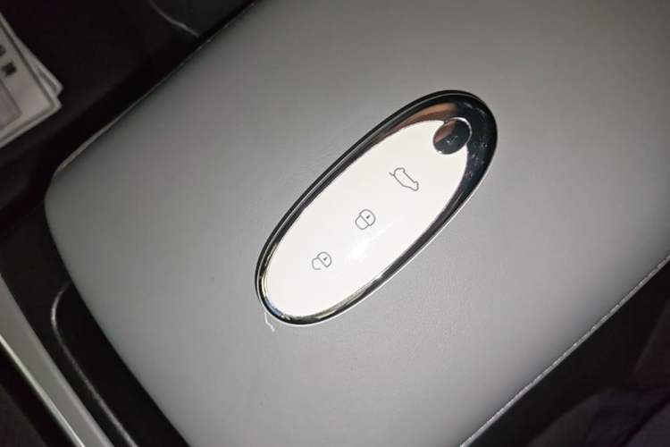 Used Dongfeng NAMMI 01 2026 Model Originality Edition 330Plus Vehicle Key