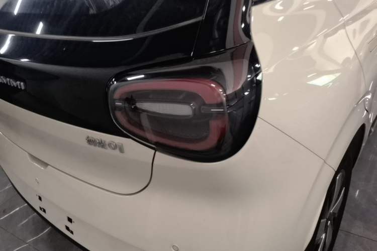 Used Dongfeng NAMMI 01 2026 Model Originality Edition 330Air Right Rear Taillight