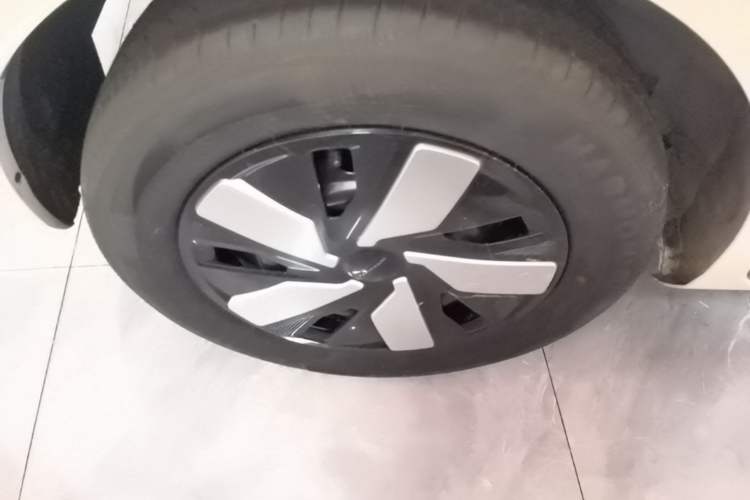 Used Dongfeng NAMMI 01 2026 Model Originality Edition 330Air Right Rear Wheel Hub