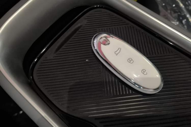 Used Dongfeng NAMMI 01 2026 Model Originality Edition 330Air Vehicle Key