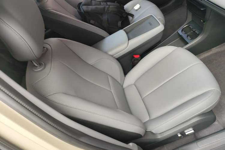 Used Dongfeng NAMMI 06 2025 471 Ultra Right Front Seat