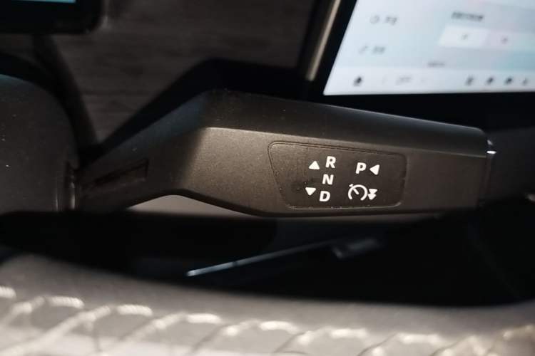 Used Dongfeng NAMMI 06 2025 471 Ultra Gear Lever