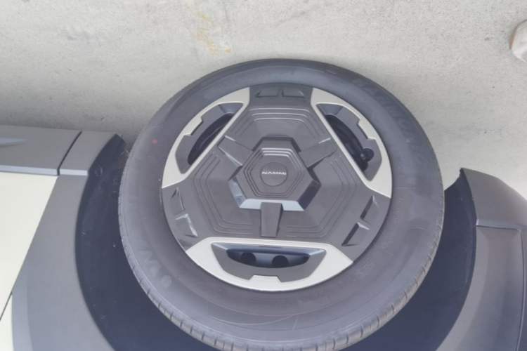 Used Dongfeng NAMMI 06 2025 401 Air Left Front Wheel Hub