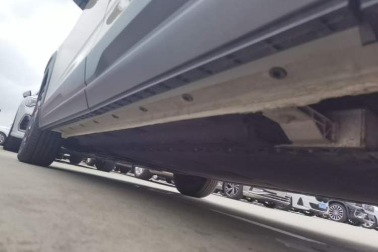 Used Dongfeng NAMMI 06 2025 401 Air Left Side Sill