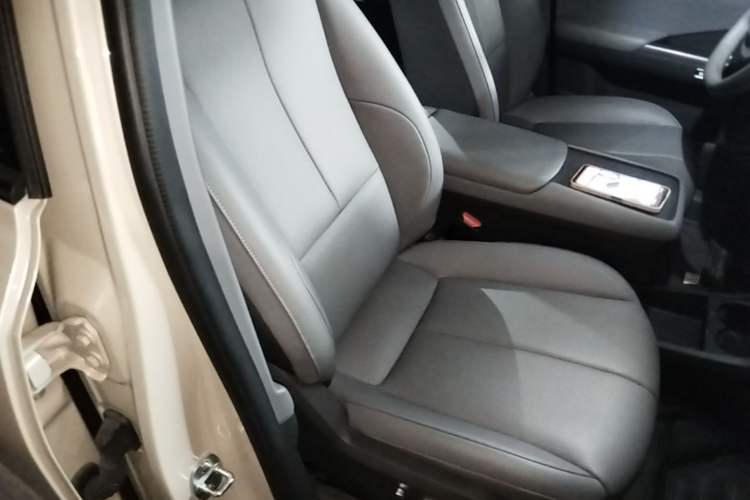 Used Dongfeng NAMMI 06 2025 471 Ultra Right Front Seat