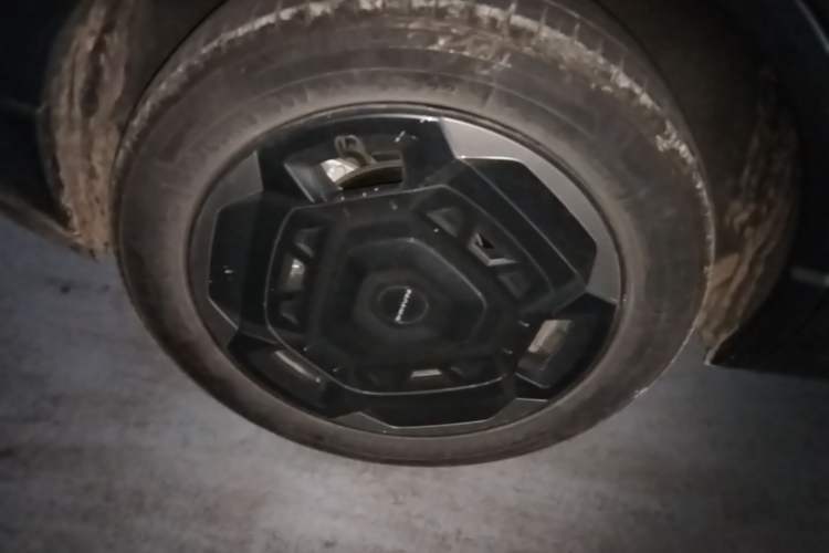 Used Dongfeng NAMMI 06 2025 471 Ultra Right Rear Wheel Hub