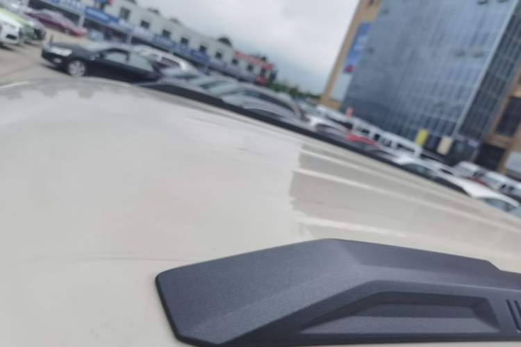Used Dongfeng NAMMI 06 2025 401 Air Roof