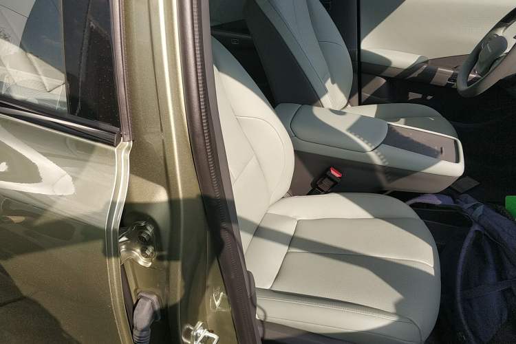 Used Dongfeng NAMMI 06 2025 401 Pro Right Front Seat