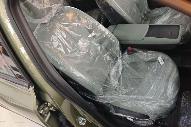 Used Dongfeng NAMMI 06 2025 401 Pro Right Front Seat