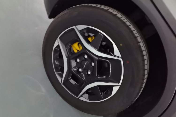 Used Dongfeng NAMMI 06 2025 471 Ultra Right Rear Wheel Hub