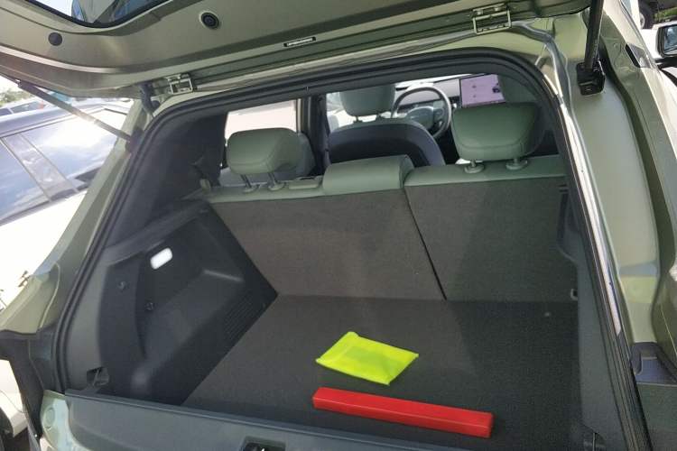 Used Dongfeng NAMMI 06 2025 401 Pro Trunk