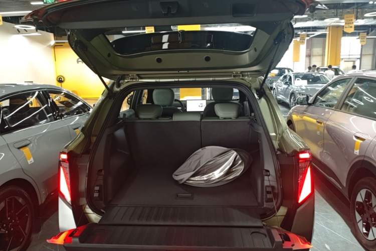 Used Dongfeng NAMMI 06 2025 401 Pro Trunk