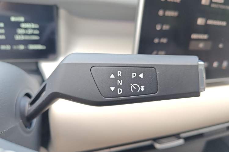 Used Dongfeng NAMMI 06 2025 471 Ultra Gear Lever