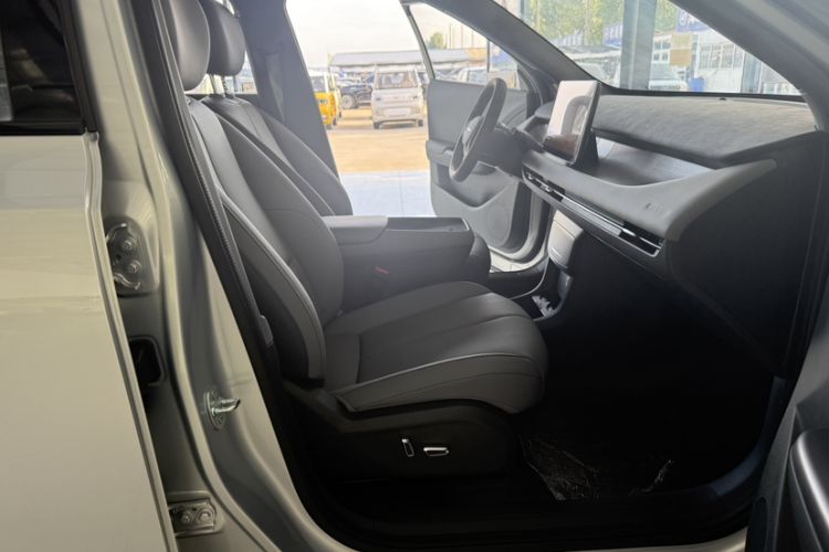 Used Dongfeng NAMMI 06 2025 401 Pro Interior 1