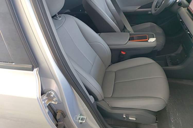 Used Dongfeng NAMMI 06 2025 401 Pro Right Front Seat