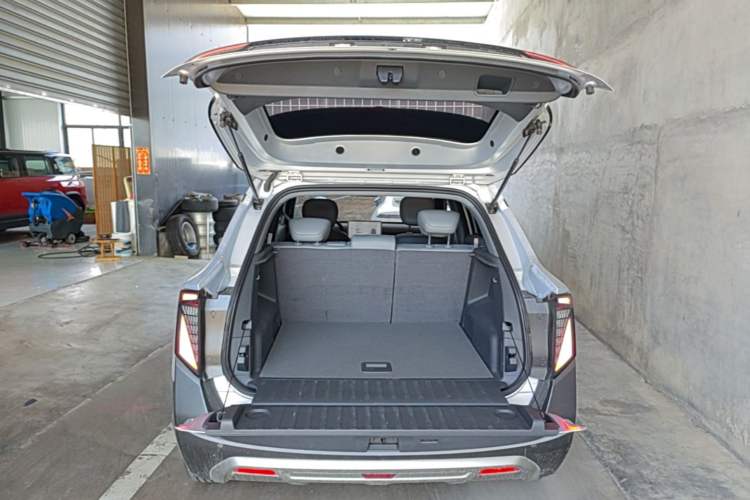 Used Dongfeng NAMMI 06 2025 401 Pro Trunk