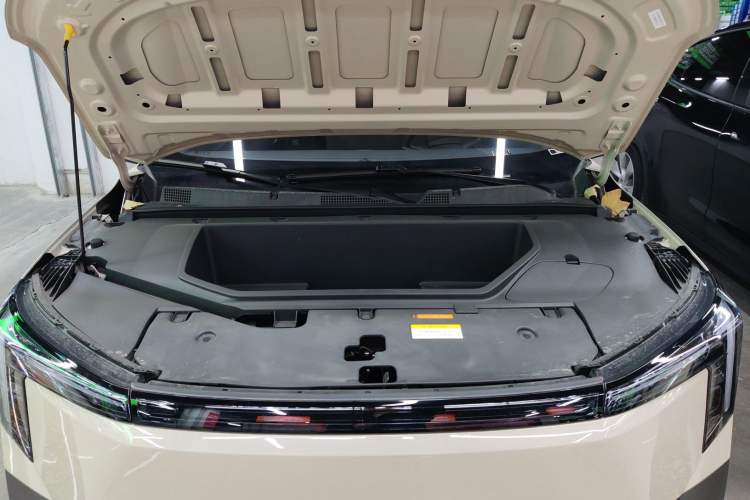 Used Dongfeng NAMMI 06 2025 401 Air Engine Bay