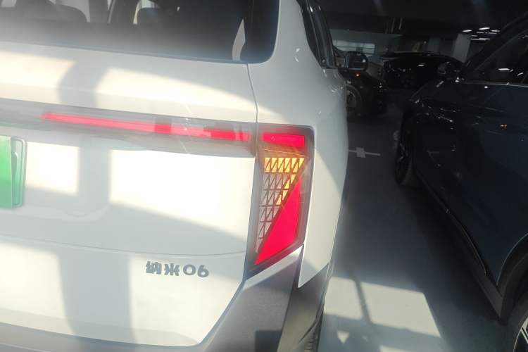 Used Dongfeng NAMMI 06 2025 401 Air Exterior 2