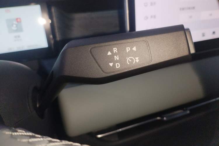 Used Dongfeng NAMMI 06 2025 401 Ultra Gear Lever