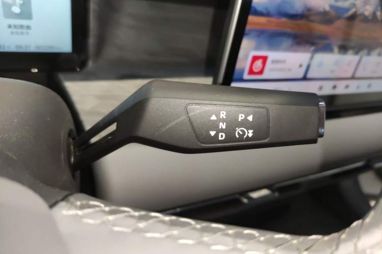 Used Dongfeng NAMMI 06 2025 471 Ultra Gear Lever