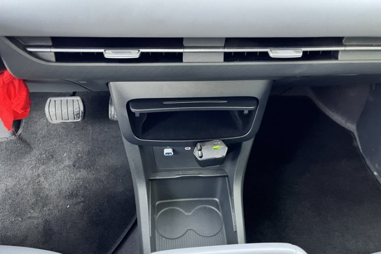 Used Dongfeng NAMMI 06 2025 401 Air Interior 2