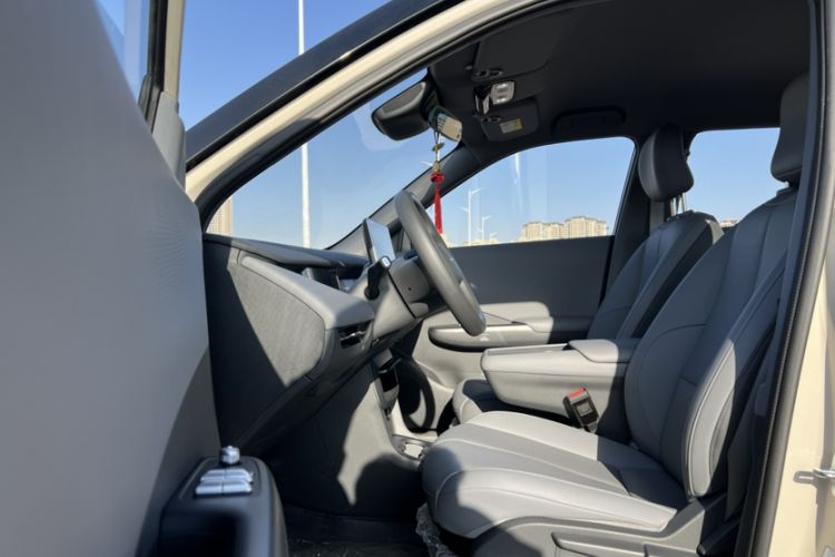 Used Dongfeng NAMMI 06 2025 401 Air Interior 5