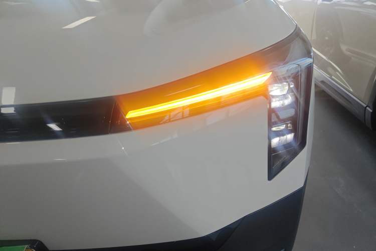 Used Dongfeng NAMMI 06 2025 401 Air Left Front Headlight