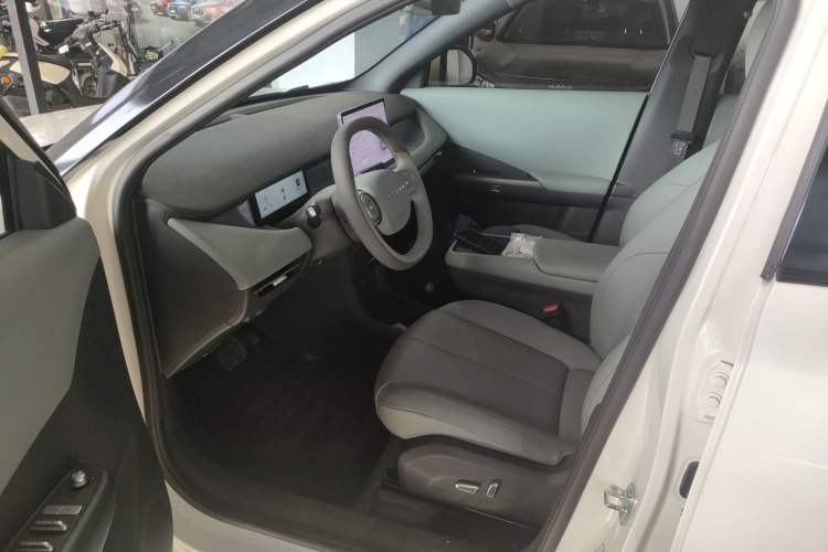 Used Dongfeng NAMMI 06 2025 471 Ultra Left Front Seat