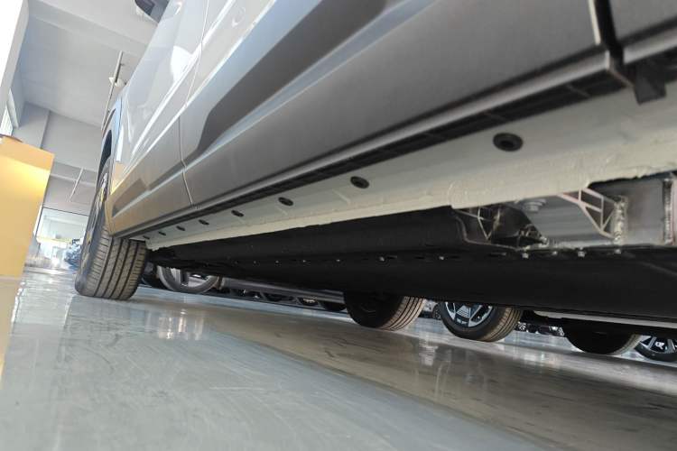 Used Dongfeng NAMMI 06 2025 401 Air Left Side Sill