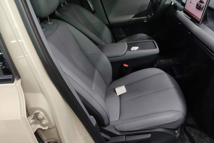 Used Dongfeng NAMMI 06 2025 401 Air Right Front Seat