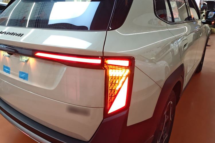 Used Dongfeng NAMMI 06 2025 401 Air Right Rear Taillight