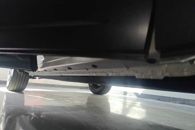 Used Dongfeng NAMMI 06 2025 401 Air Right Side Sill