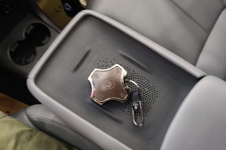 Used Dongfeng NAMMI 06 2025 401 Pro Vehicle Key
