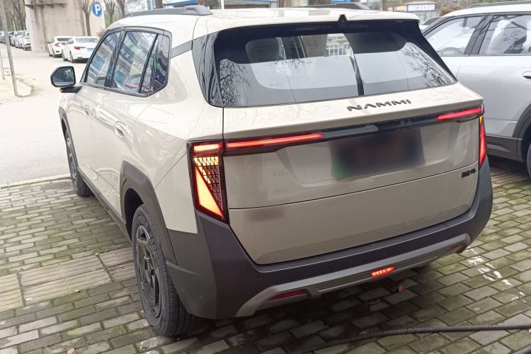 Used Dongfeng NAMMI 06 2025 401 Air Exterior 2
