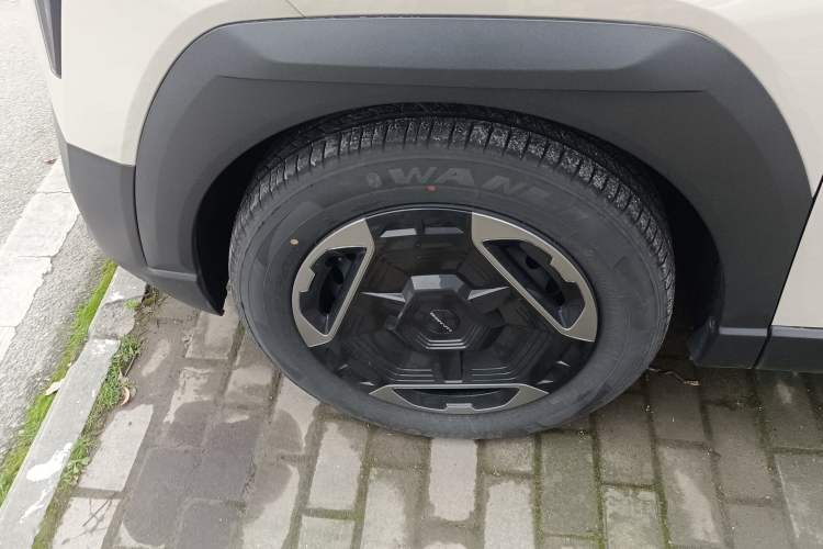 Used Dongfeng NAMMI 06 2025 401 Air Exterior 4
