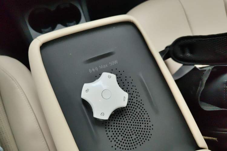 Used Dongfeng NAMMI 06 2025 401 Pro Interior 1