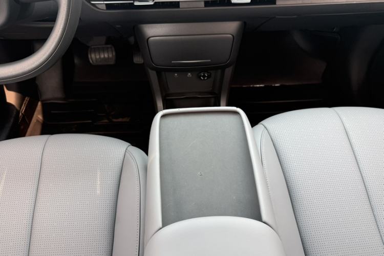 Used Dongfeng NAMMI 06 2025 401 Air Interior 8