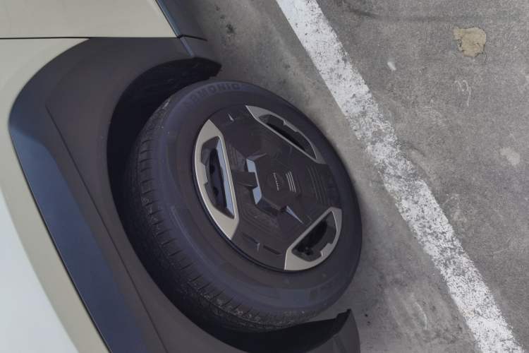 Used Dongfeng NAMMI 06 2025 401 Air Left Front Wheel Hub