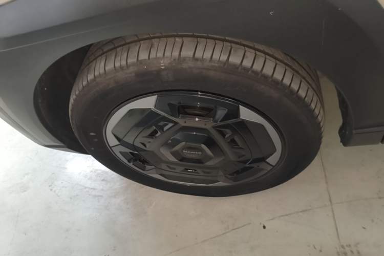 Used Dongfeng NAMMI 06 2025 471 Ultra Left Front Wheel Hub