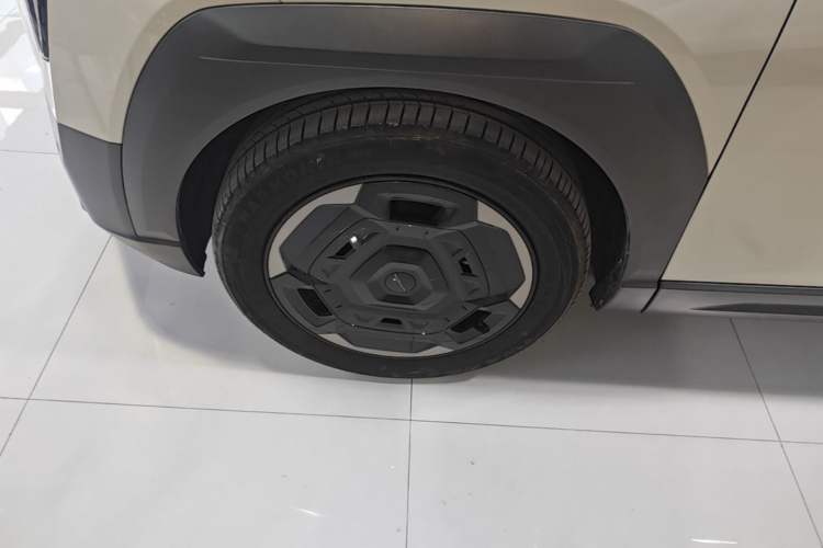 Used Dongfeng NAMMI 06 2025 471 Ultra Left Front Wheel Hub