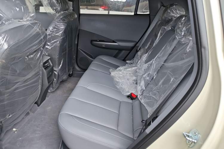 Used Dongfeng NAMMI 06 2025 471 Ultra Left Rear Seat