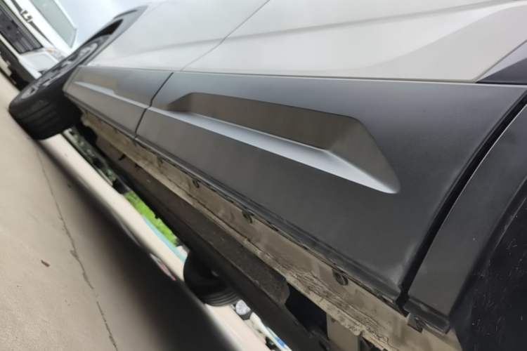 Used Dongfeng NAMMI 06 2025 401 Air Left Side Sill