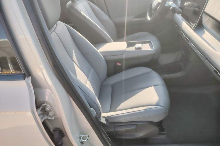 Used Dongfeng NAMMI 06 2025 401 Air Right Front Seat