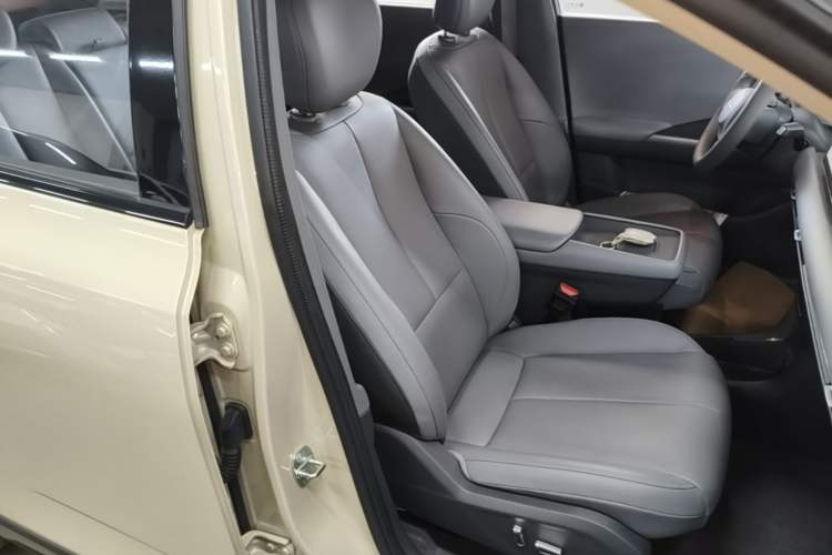 Used Dongfeng NAMMI 06 2025 471 Ultra Right Front Seat