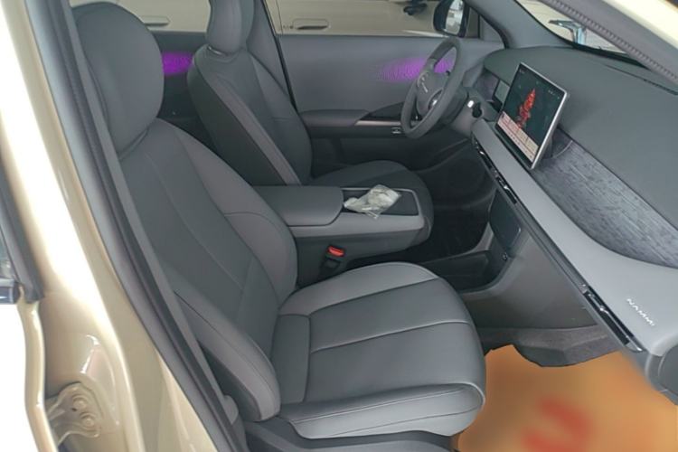 Used Dongfeng NAMMI 06 2025 471 Ultra Right Front Seat
