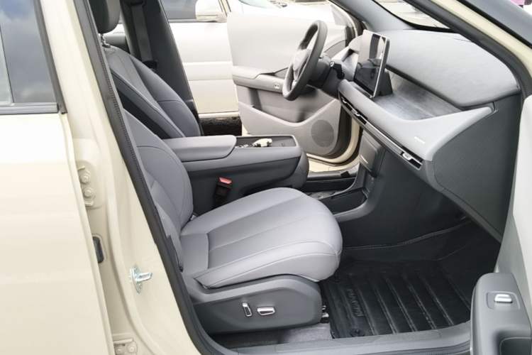 Used Dongfeng NAMMI 06 2025 471 Ultra Right Front Seat