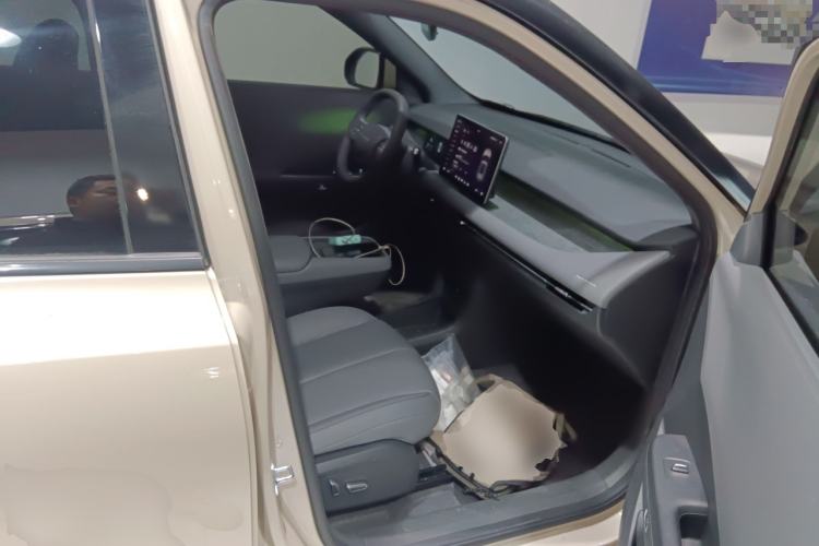 Used Dongfeng NAMMI 06 2025 471 Ultra Right Front Seat
