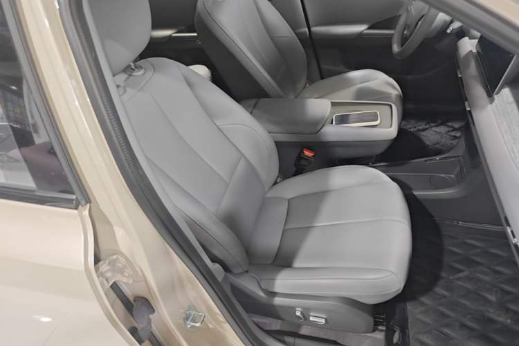 Used Dongfeng NAMMI 06 2025 471 Ultra Right Front Seat